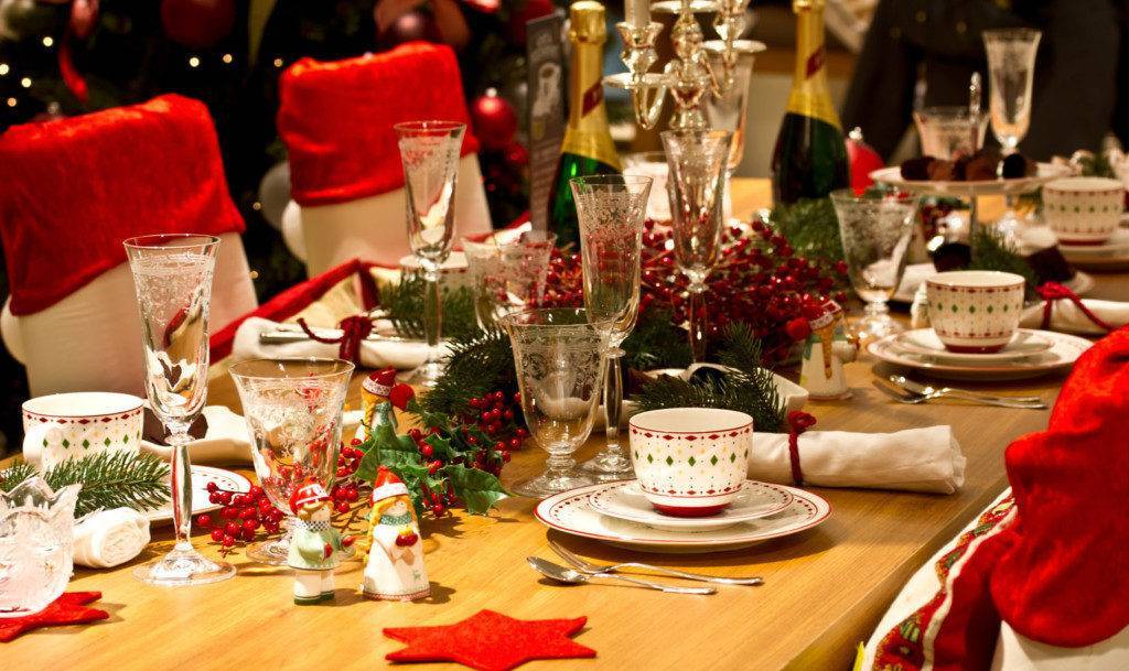 Сервировка новогоднего стола: 10 потрясающих идей
