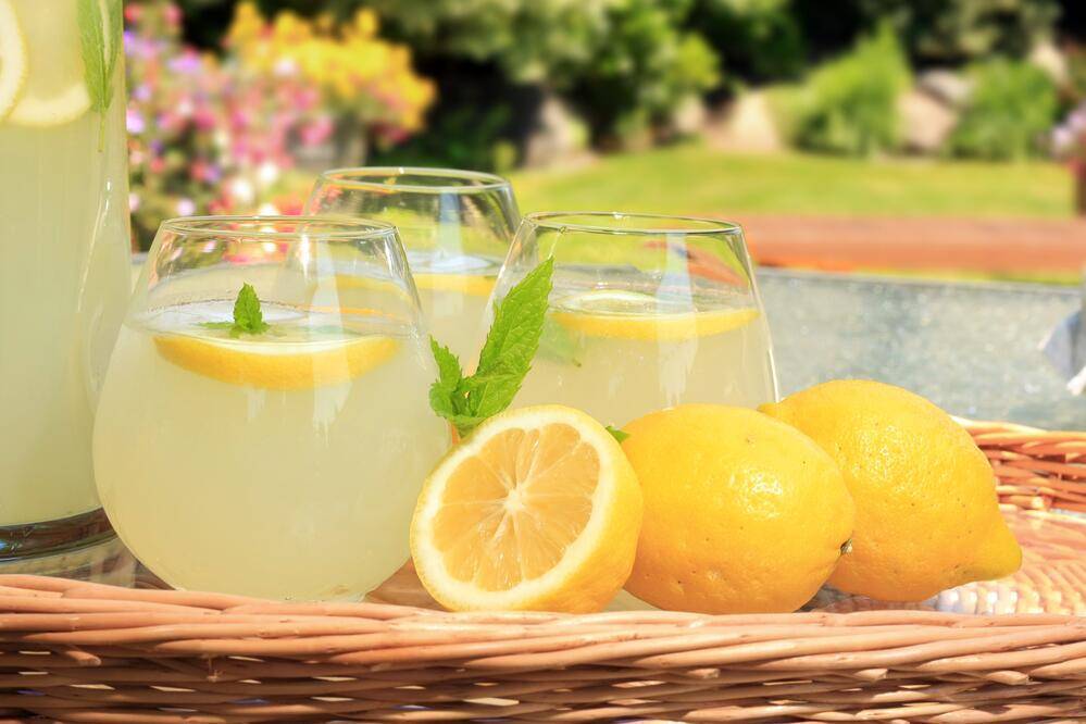 Полезные напитки на детский праздник, или готовим лимонад в домашних условиях
полезные напитки на детский праздник, или готовим лимонад в домашних условиях