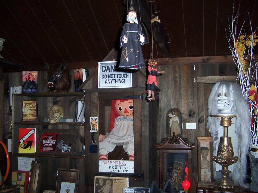 Кукла аннабель – безобидная игрушка или вместилище дьявола?