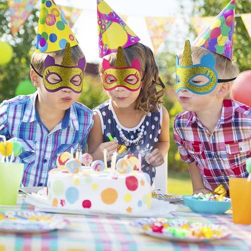 Смешные застольные конкурсы на день рождения взрослых - выбирайте лучшие!