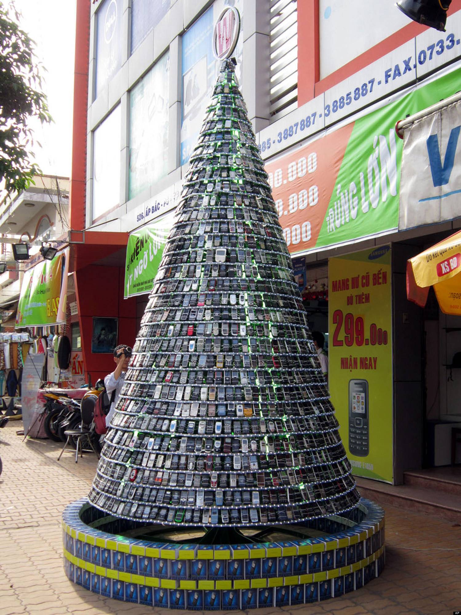 Самые сумасшедшие новогодние елки в мире :: инфониак