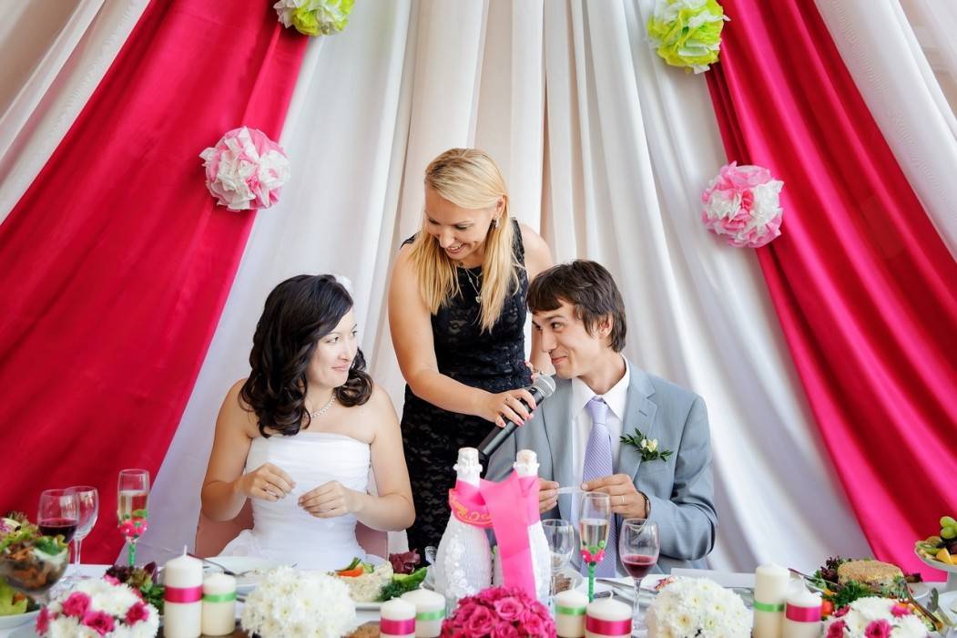 Конкурсы для маленькой свадьбы: идеи для развлечений за свадебным столом и в зале для небольшой компании без тамады