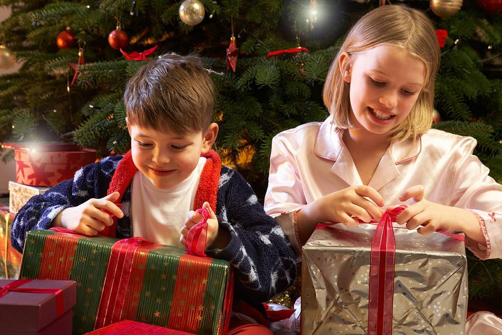 Что подарить ребенку на ❗️ новый год, детские подарки мальчику или девочке, ☘️ список по возрастам - детям 1,2,3,4 года и от 5 до 16 лет ( ͡ʘ ͜ʖ ͡ʘ)