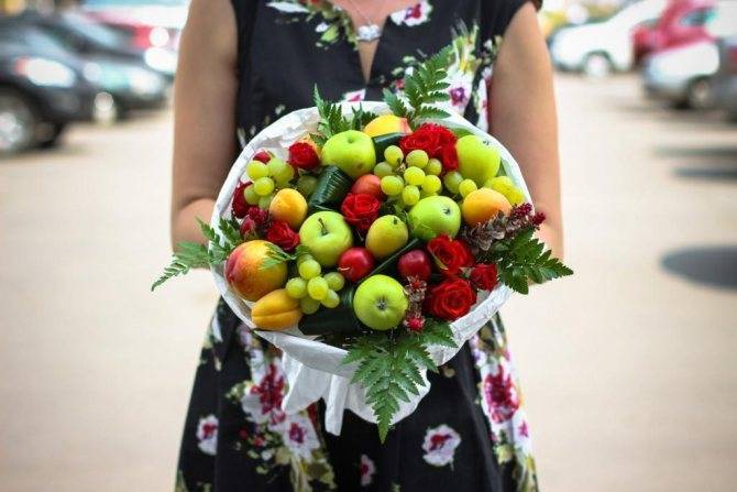 Букет из фруктов: своими руками, пошаговое фото для начинающих, мастер класс, композиции, цветы, съедобный из целых ягод, на 8 марта