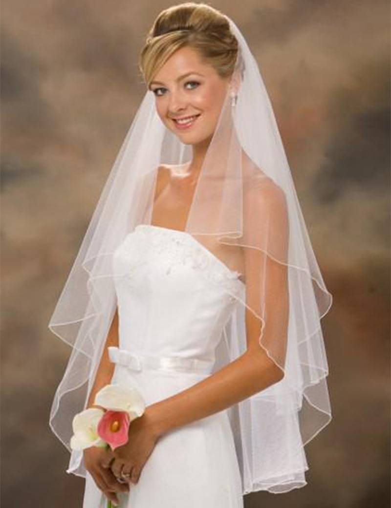 Что делать со свадебным платьем, фатой, бокалами и кольцами после развода