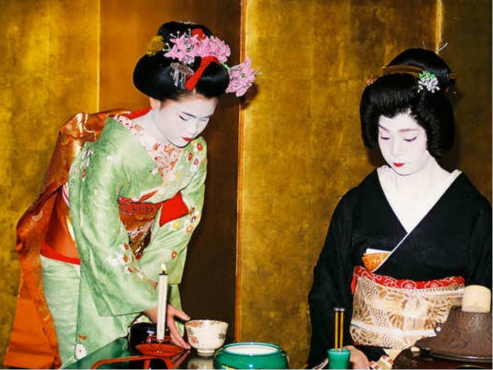 Серпантин идей - костюмированное новогоднее поздравление от "японской гейши" // музыкальное и веселое новогоднее поздравление от гостя, переодетого в японский костюм