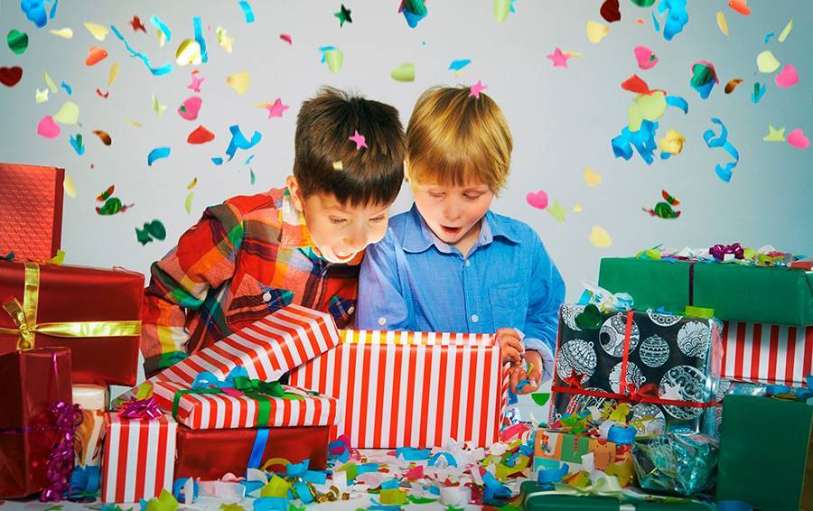 Что подарить мальчику на 4 года: недорогие презенты на день рождения