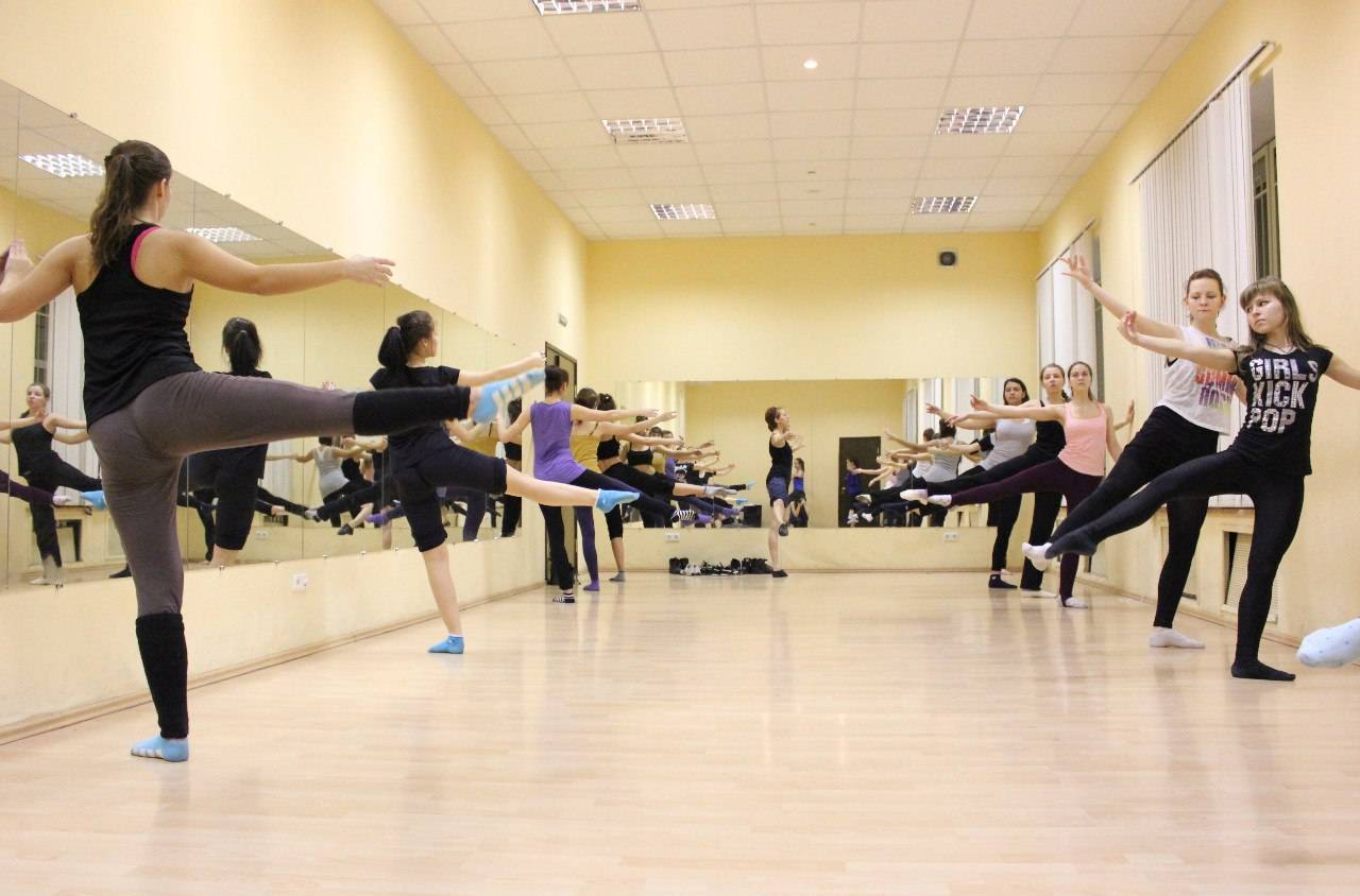 Танцевальные движения для корпоратива. танцевальный мастер-класс на корпоратив — нюансы подготовки