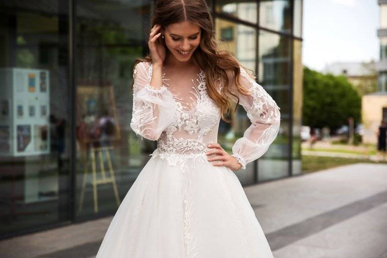 Красивые свадебные платья с кружевным верхом: элегантно и красиво