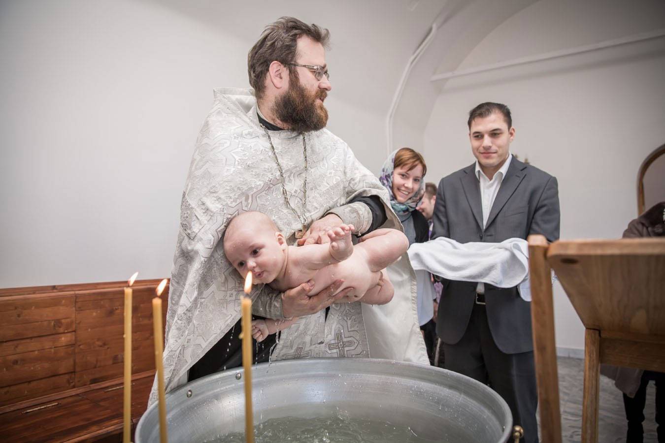Кто может быть крестными у ребенка при крещении: как выбрать и кому нельзя