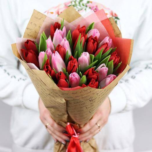 О чем символизируют цвета тюльпанов в букете на языке цветов? какого цвета тюльпаны подарить девушке?