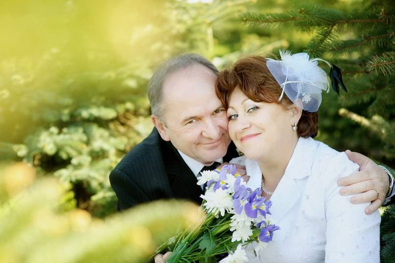 45 лет совместной жизни (сапфировая свадьба): как отметить и что подарить