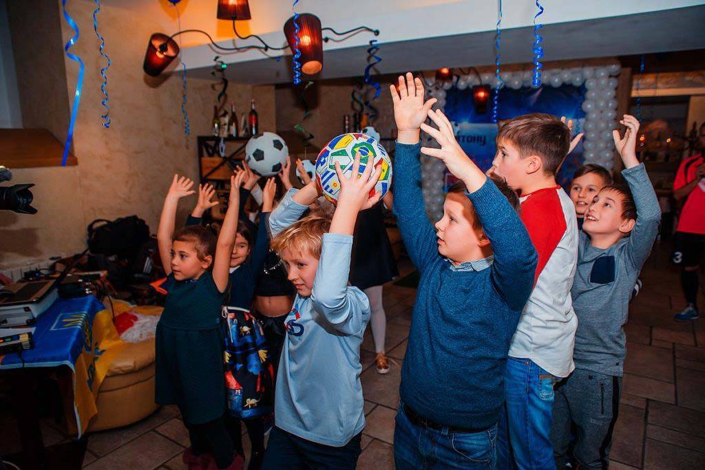 Конкурсы на тему футбола. спортивная вечеринка для взрослых: быстрее, выше… смешнее