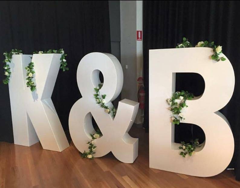 Буквы на свадьбу — приветственные, поздравительные или особые слова для фотосессии + 69 фото