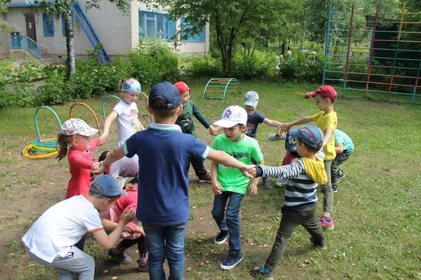 Игры на свежем воздухе в лагере для детей среднего и старшего школьного возраста