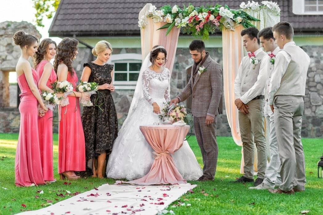 Бюджетная свадьба: как недорого и красиво организовать свадьбу в 2022 году?
