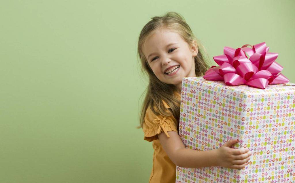 Как оригинально подарить подарок. подарок ребенку: как его оформить и вручить