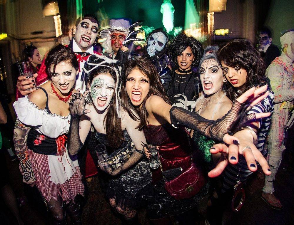 Праздник хэллоуин: ночь страха и веселья