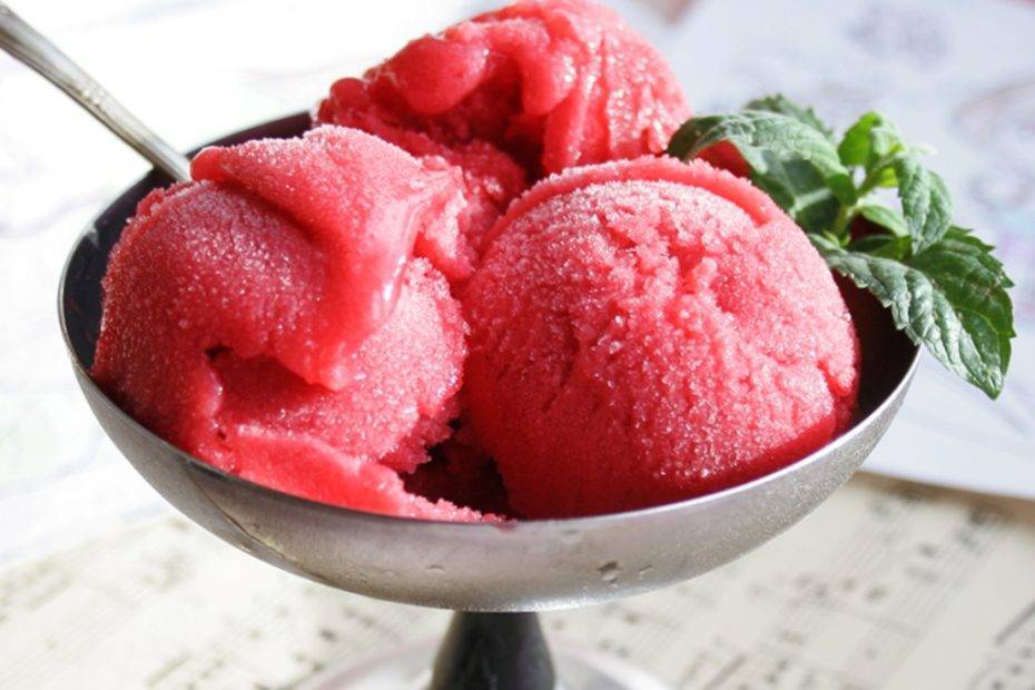 Рецепты мороженого в домашних условиях, или как порадовать гостей вкусным десертом