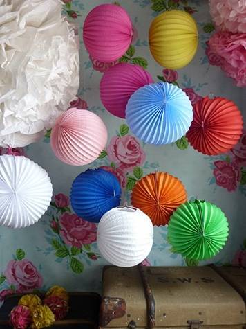 Бумажные шары для украшения зала своими
