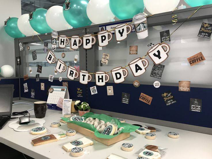 Как креативно поздравить начальника (начальницу) с днем рождения в офисе