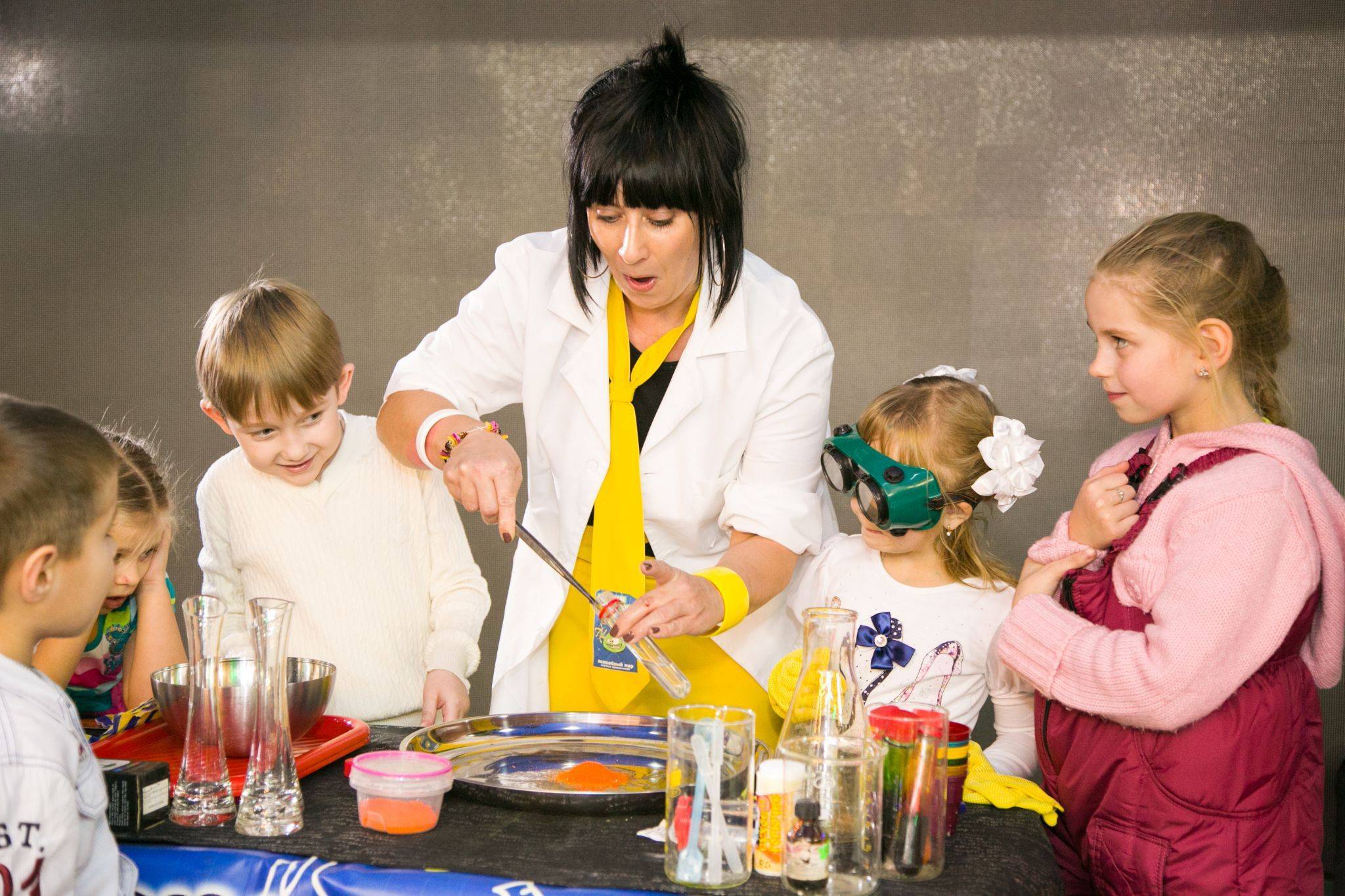 Научное шоу для детей на праздник.  занимательные опыты и эксперименты в домашних условиях.