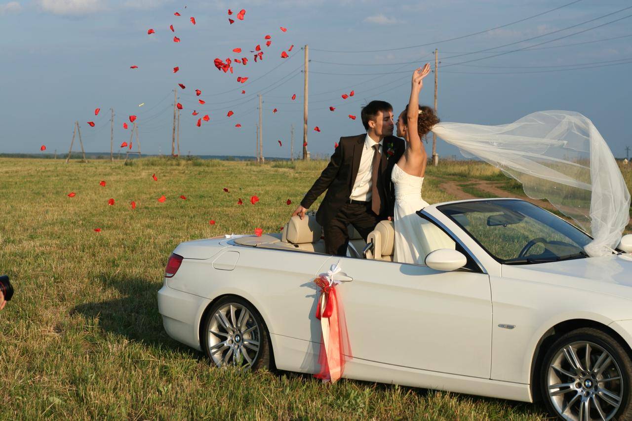 Украшение кабриолета на свадьбу фото: 9 идей 2022 года на невеста.info