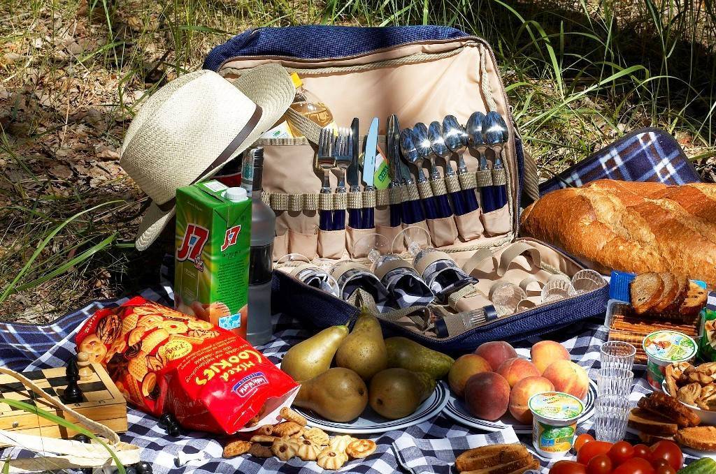 Что взять с собой на пикник из еды летом: закуски для пикника