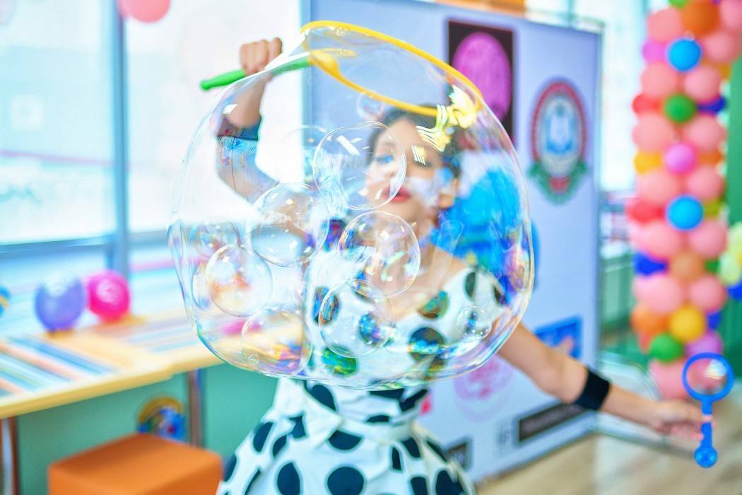 Развлечение «шоу мыльных пузырей». воспитателям детских садов, школьным учителям и педагогам - маам.ру