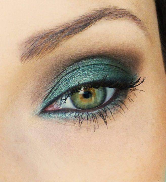 Как сделать вечерний макияж для зеленых глаз?