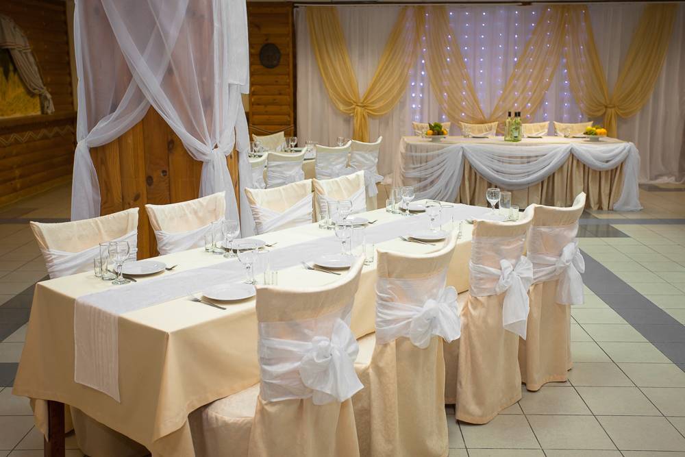 Современные варианты расстановки столов на свадьбе: удобные схемы и советы молодоженам