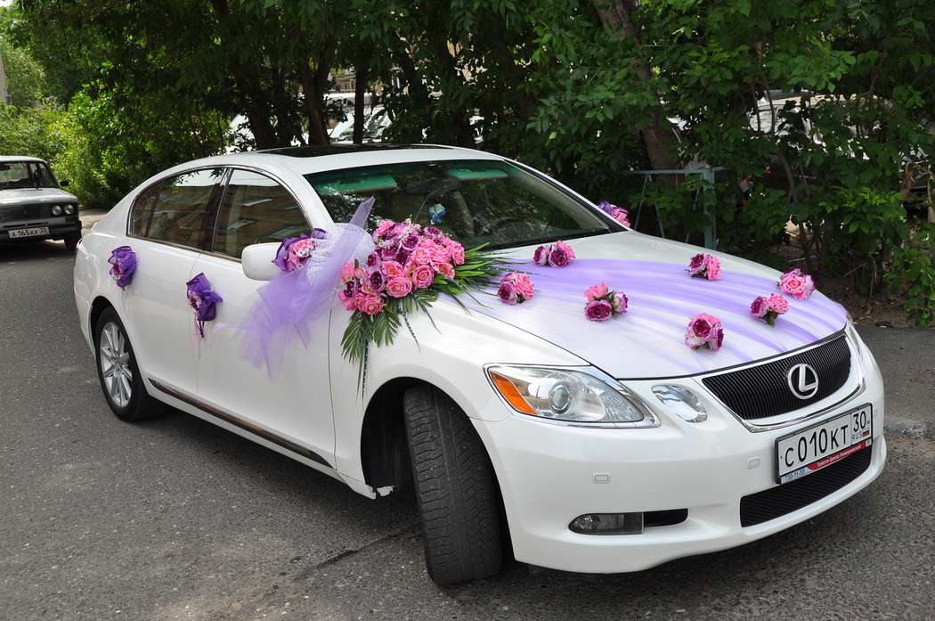 Свадебные украшения для машин – лучшие фотоидеи