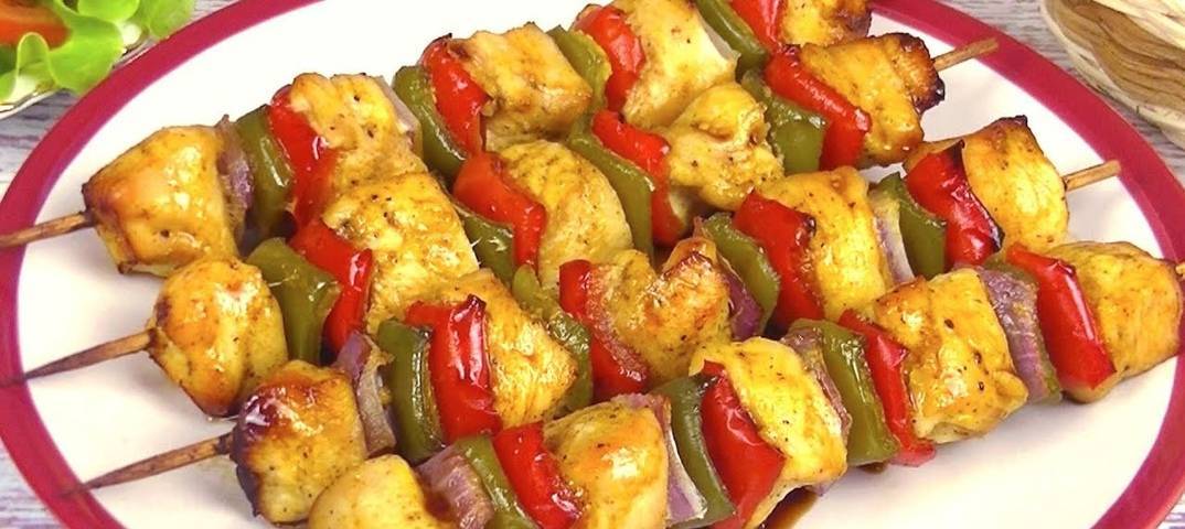 Шашлык из курицы в духовке: 7 рецептов приготовления на шпажках