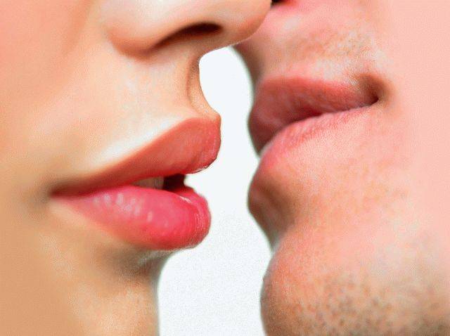 День поцелуев: страстных, внезапных, нежнейших или просто воздушных