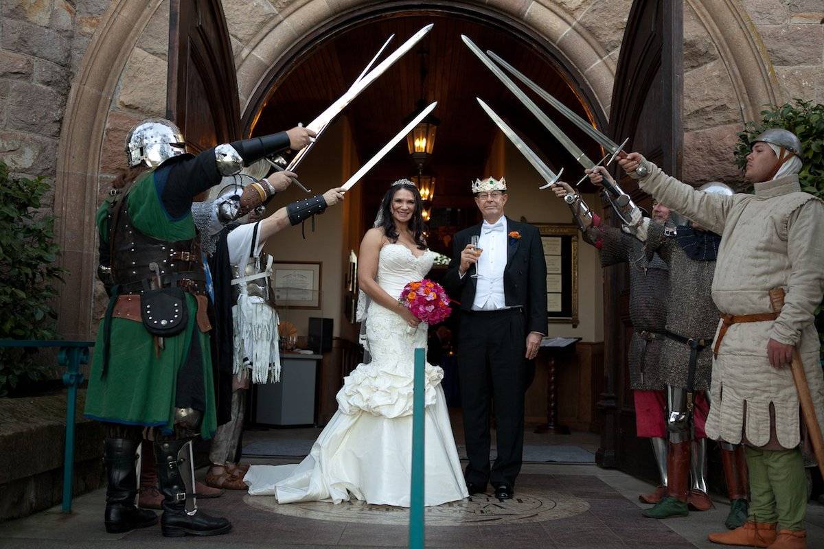 Свадебные платья в средневековом стиле и свадебный обряд