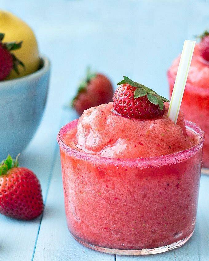 Что можно приготовить с замороженных ягод. необычные десерты из замороженных ягод