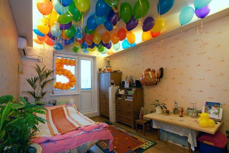 Как красиво украсить комнату, квартиру или дом в день рождения ребенка своими руками + 180 фото семейных праздников