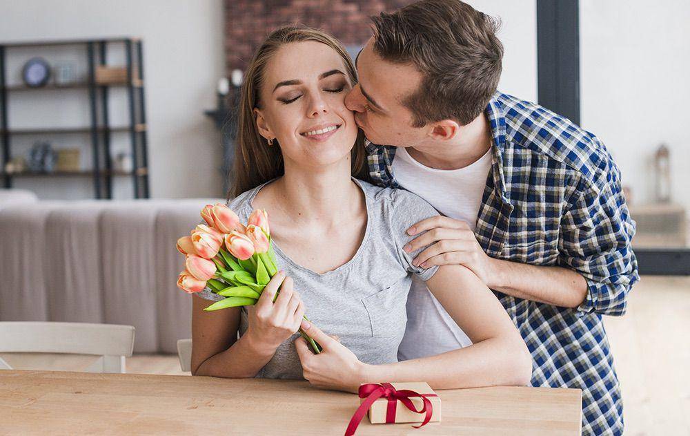 2 года брака — какая свадьба и что дарить супругам?