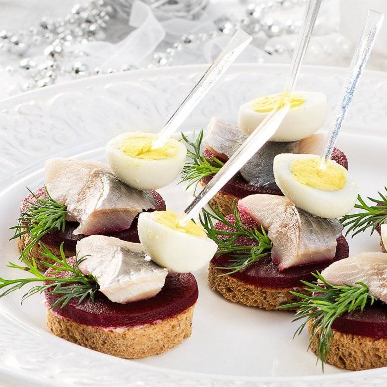 Салат из тунца консервированного – легкое и деликатное угощение: рецепт с фото и видео
