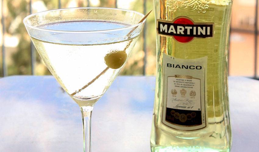 Как правильно пить мартини