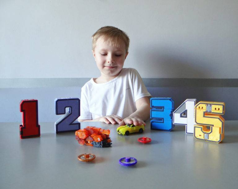 Как выбрать развивающие игрушки для детей 6 лет? подарки дошкольникам. 5 основных правил выбора -как выбрать развивающие игрушки для детей шести лет? +фото и видео