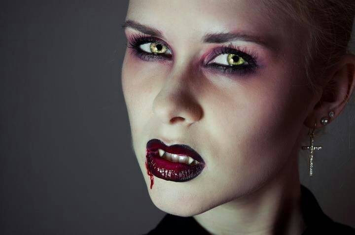 Учимся делать макияж вампира, обучающие видео и фото