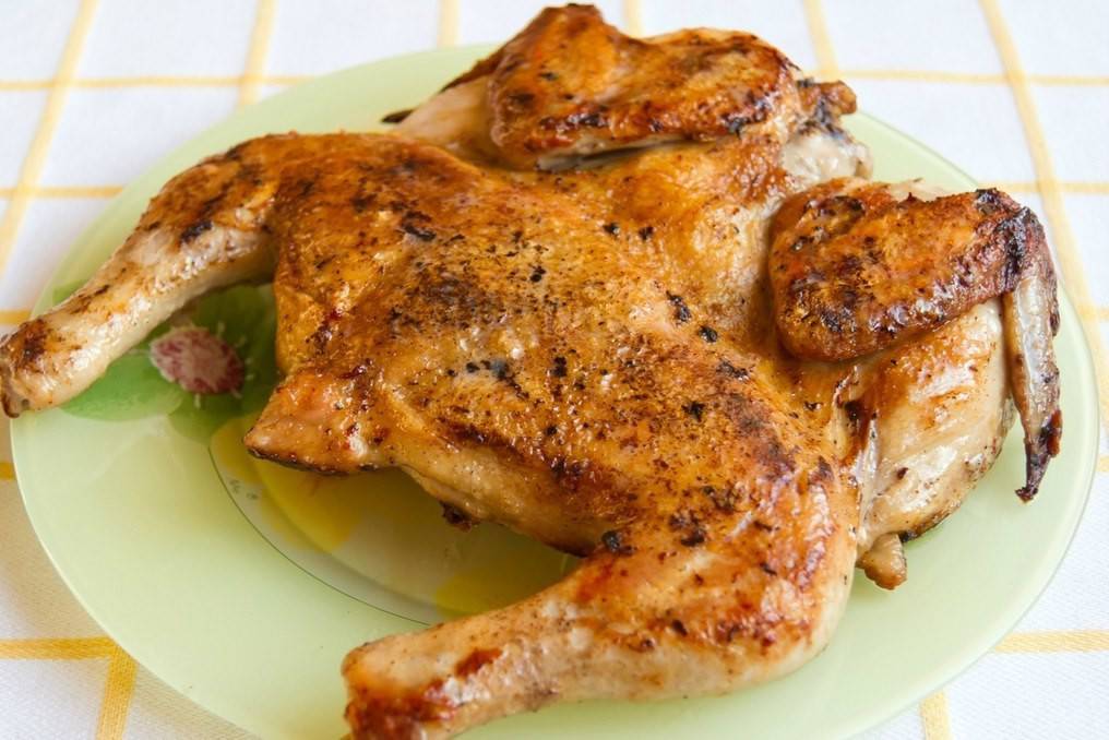 Цыплёнок табака в духовке — рецепт приготовления с корочкой