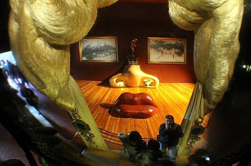 Удивительный театр-музей сальвадора дали в фигерасе. наше виртуальное путешествие | fiestino.ru