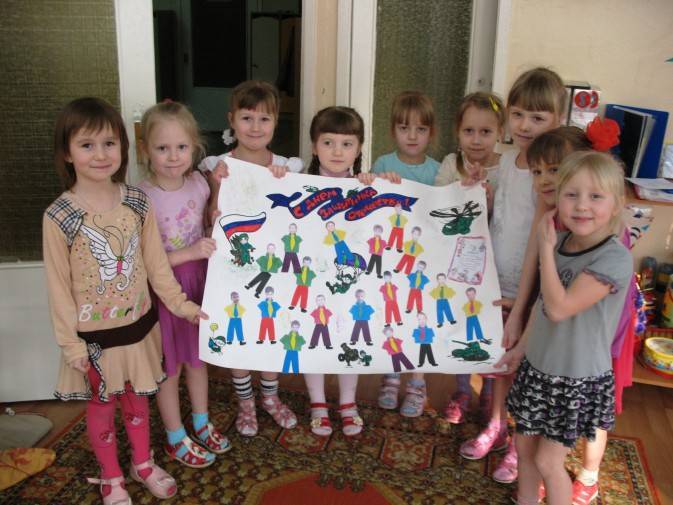 Подарки мальчикам на 23 февраля в детском саду от родителей и девочек | fiestino.ru
