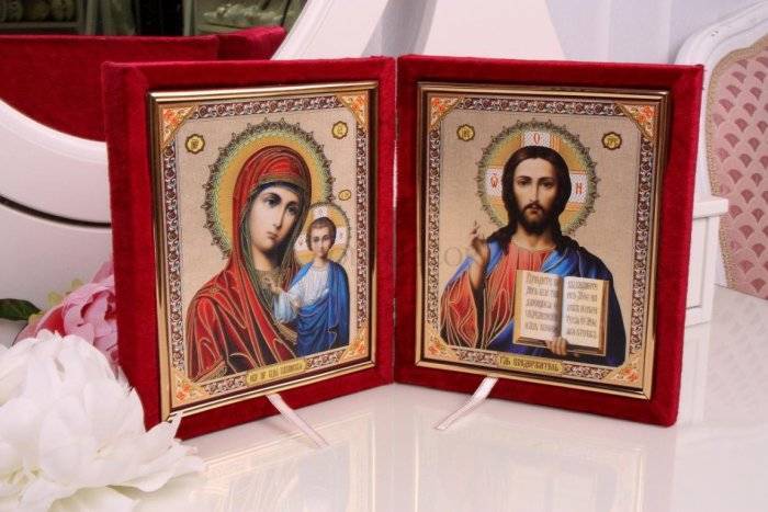 Почему церковь не рекомендует дарить икону. и можно ли вообще дарить иконы?
