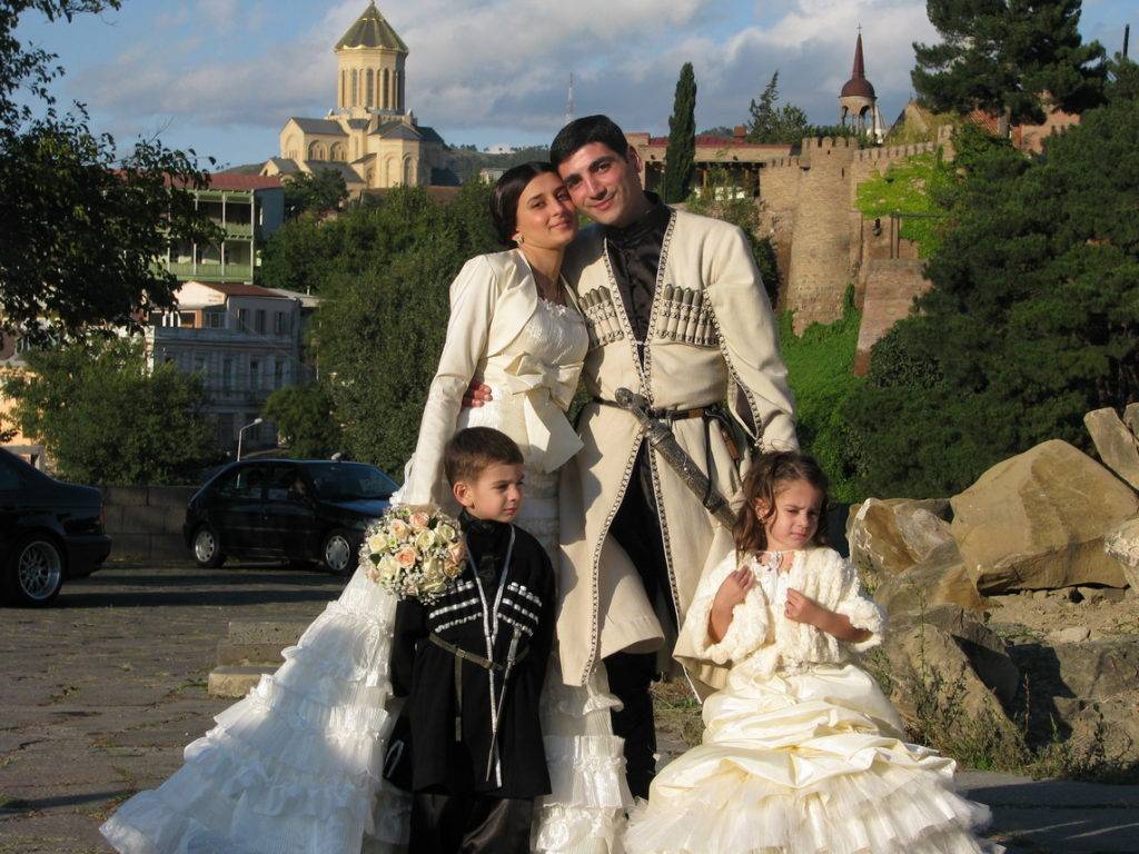 Каково быть женой грузина? нюансы жизни в грузии | мужчина и женщина | школажизни.ру