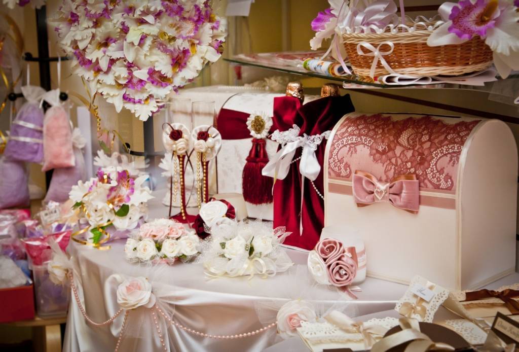 Подготовка к свадьбе в деталях: украшение свадебного стола