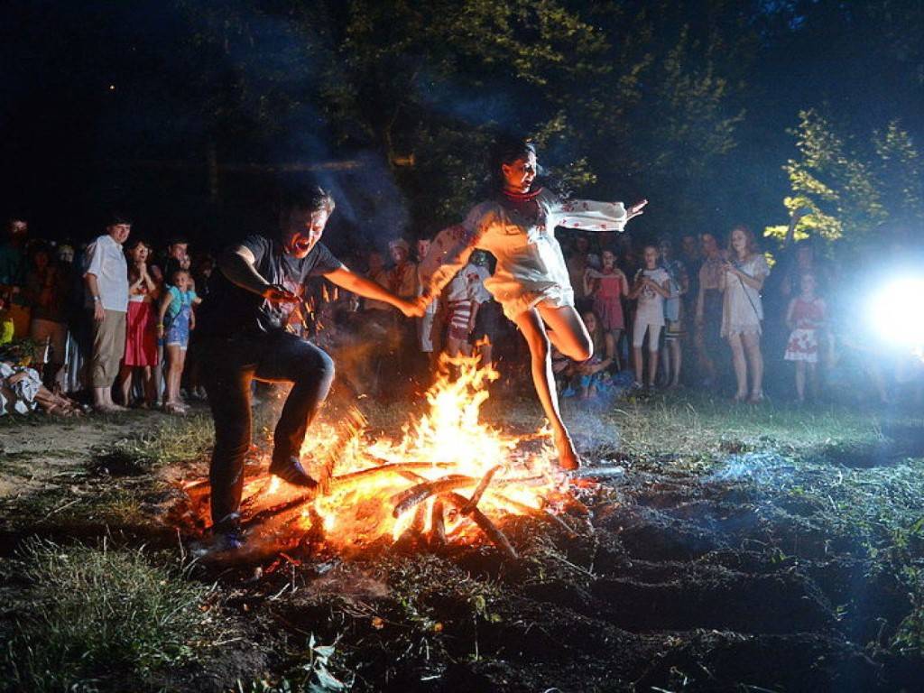Иван купала 7 июля 2020: традиции и обычаи праздника, зачем обливают водой - vtomske.ru