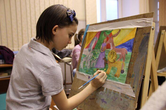 Отдавать ли ребенка в художественную школу, если он любит рисовать